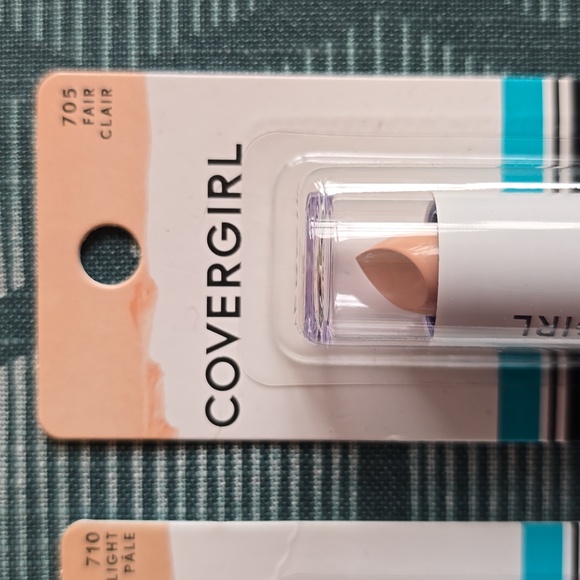 COVERGIRL BRAND WOMEN'S MAKEUP CONCEALER SMOOTHERS  BUNDLE OF 2 - Picture 4 of 8